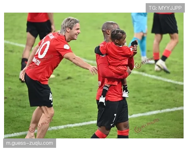 八家俱乐部因球迷不文明行为被记分，赛场环境影响品牌形象